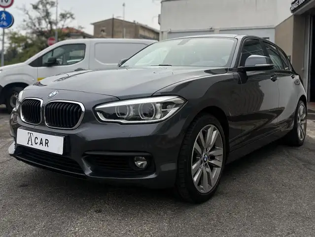 BMW 120 120i Sport 5p auto