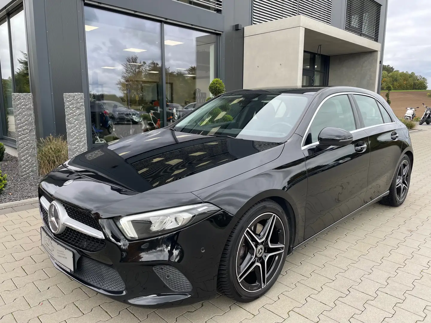 Mercedes-Benz A 220 7G-DCT Progressive/HeadUp/LED/ACC/Ambiente Schwarz - 1