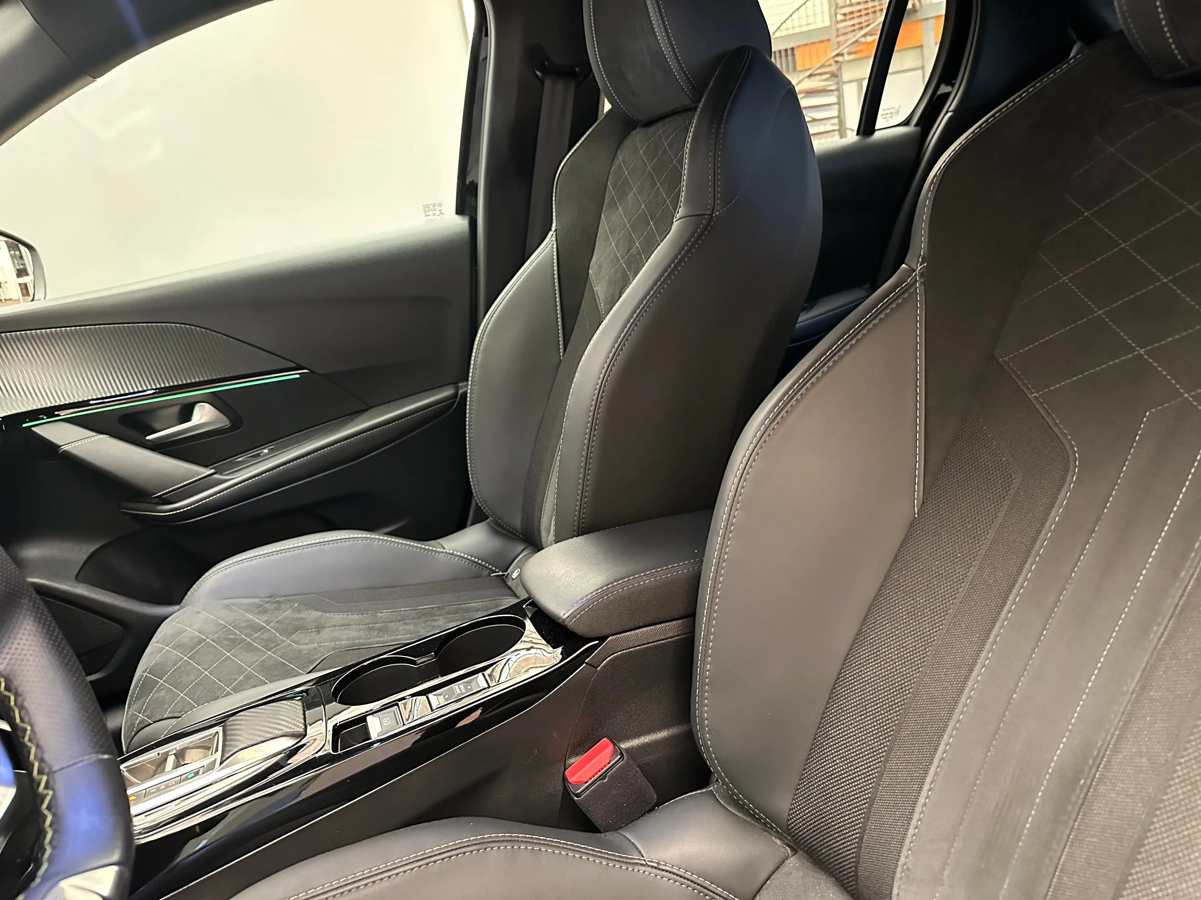 Peugeot e-208 EV GT Pack 50 kWh Adaptieve Cruise | Stoelverwarmi — photo 23