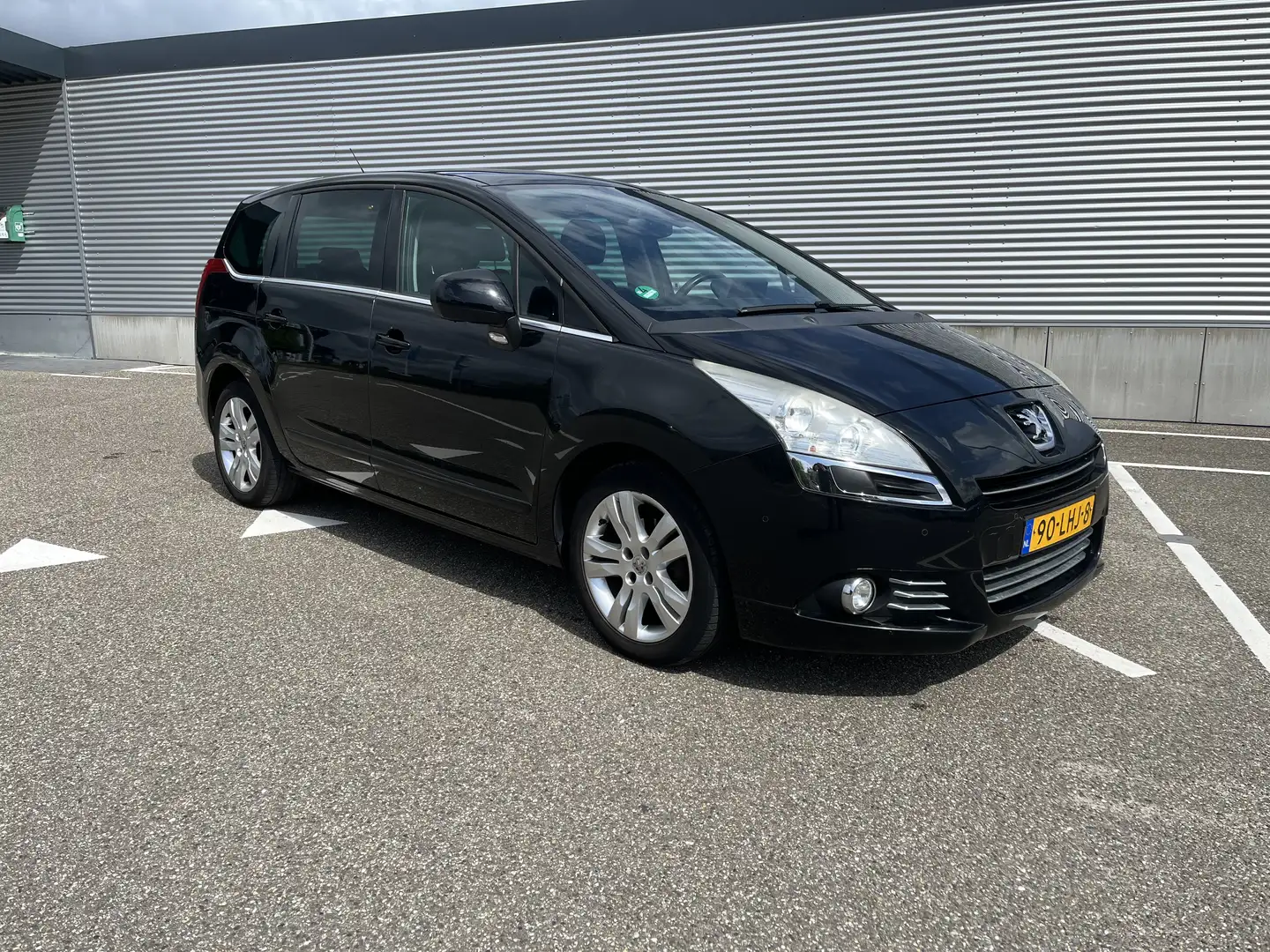 Peugeot 5008 1.6 HDiF GT 5p. NAP Pano|Trekhaak|Stoelverwarming Black - 1