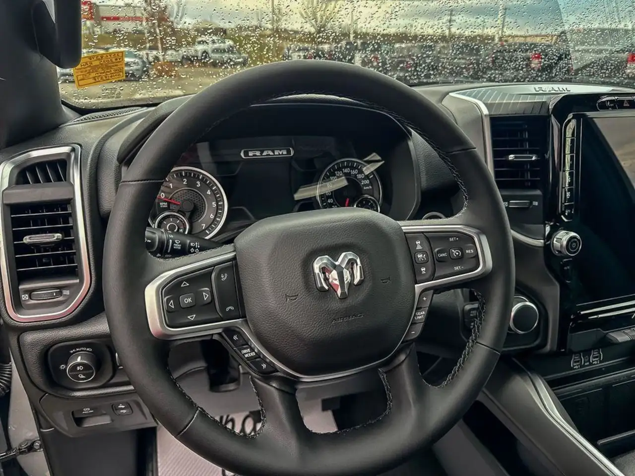 RAM 1500 снимка RAM 1500