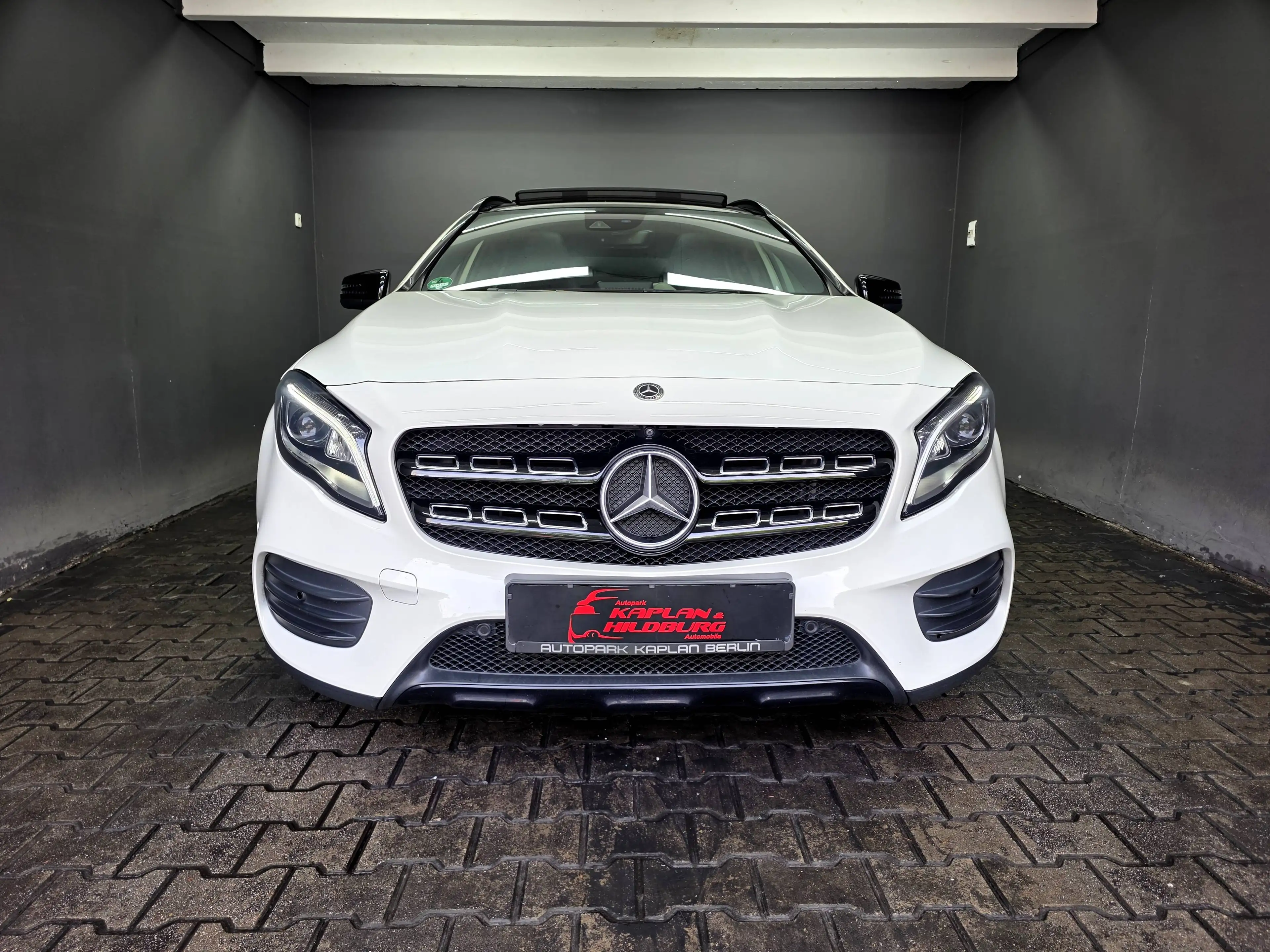Mercedes-Benz GLA 220 d 4MATIC, AMG LINE, PANO, 360°, NAVI, LED, — photo 2