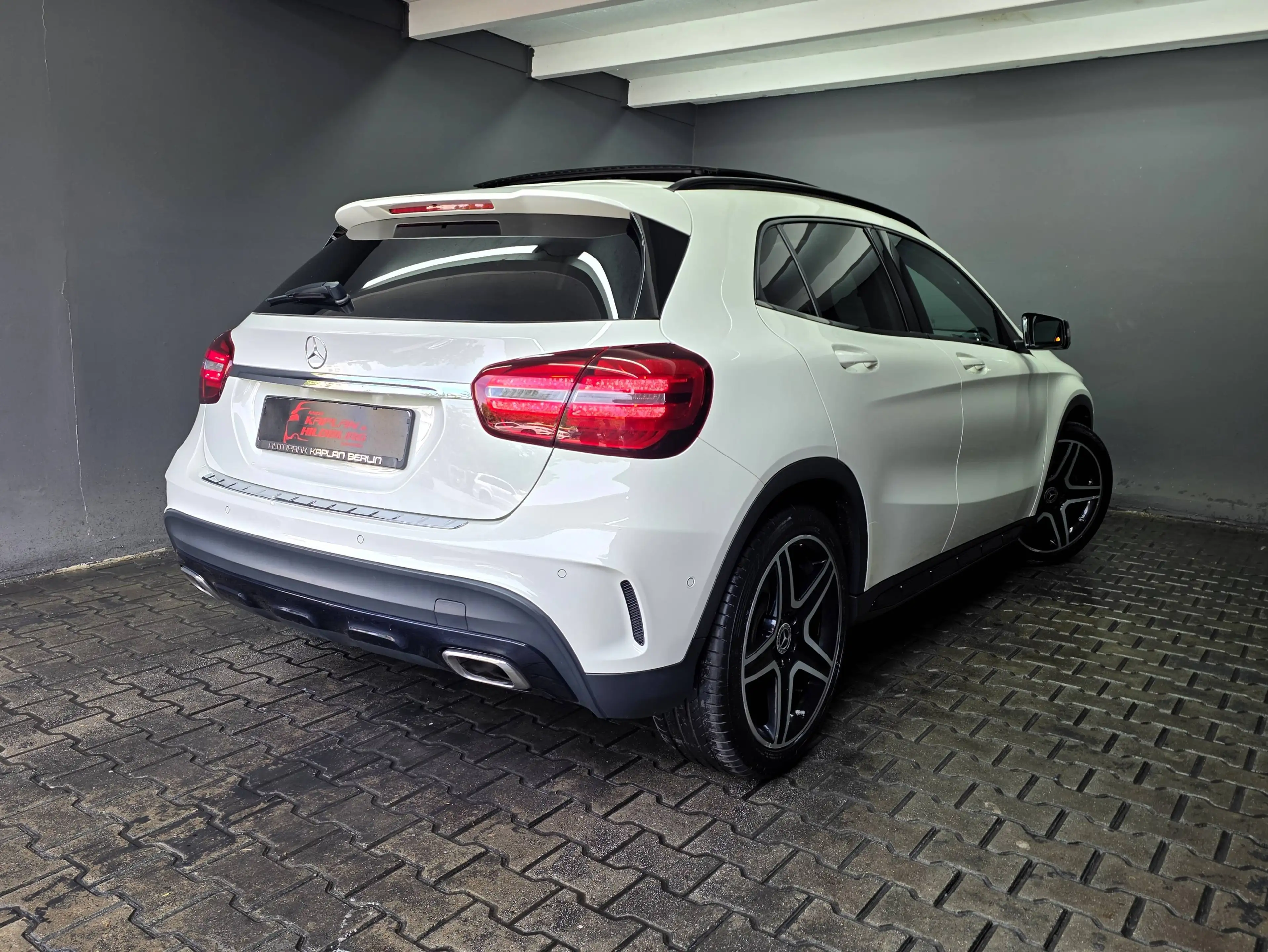 Mercedes-Benz GLA 220 d 4MATIC, AMG LINE, PANO, 360°, NAVI, LED, — photo 4
