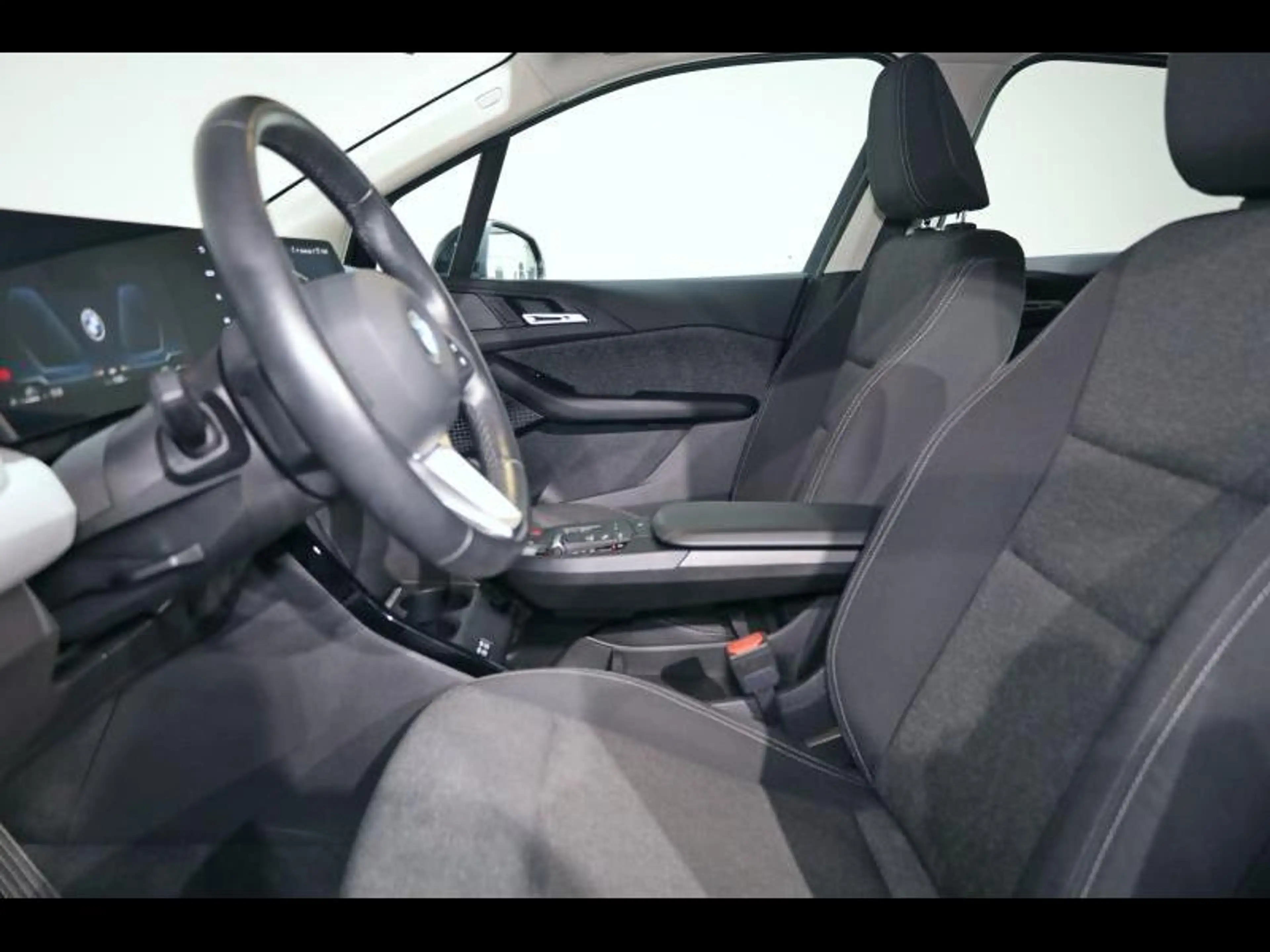 BMW 216 i Active Tourer — photo 9