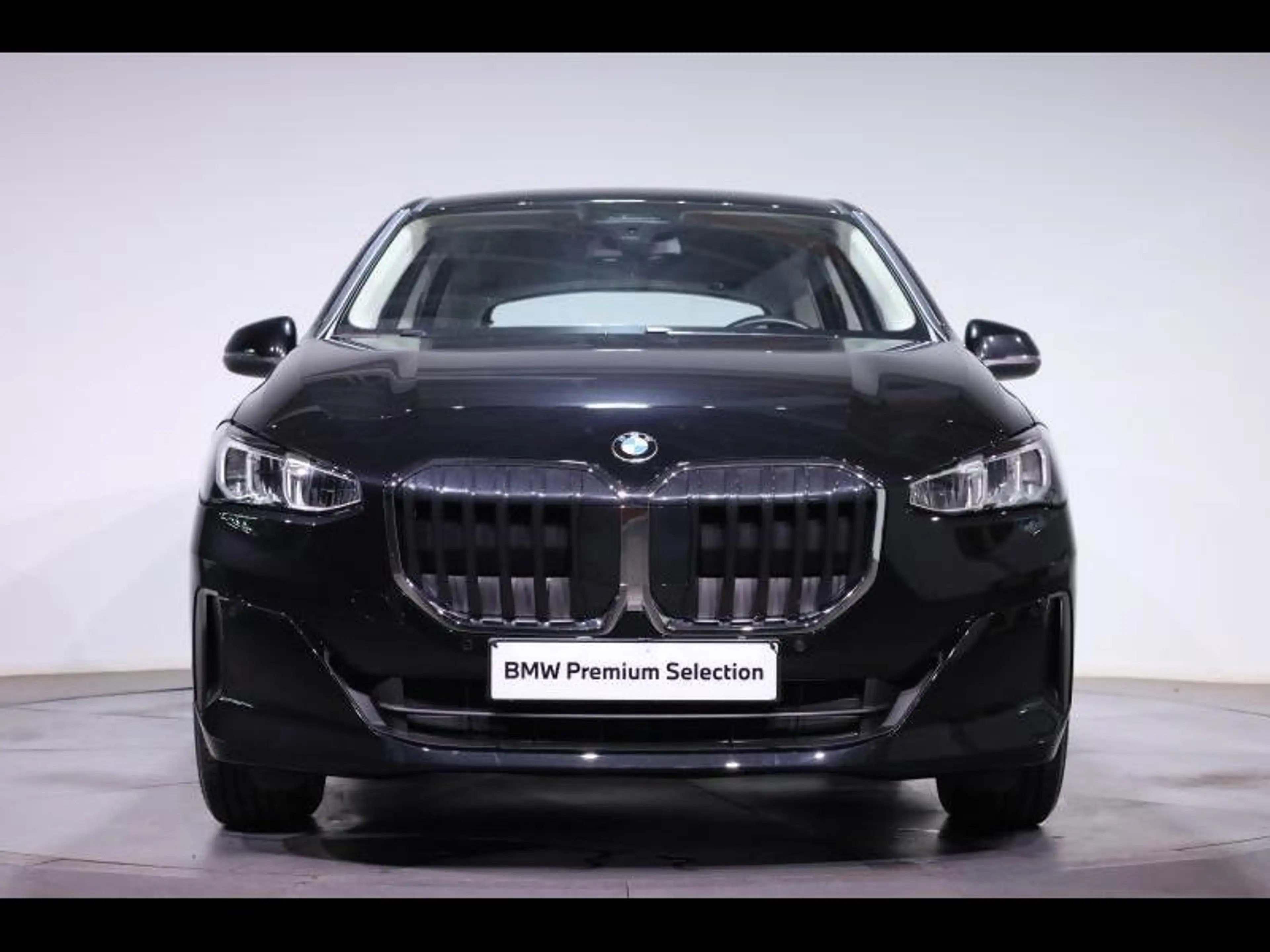 BMW 216 i Active Tourer — photo 2