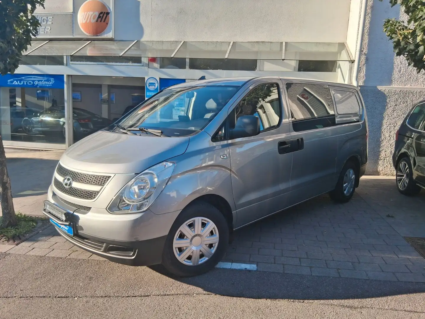 Hyundai H-1 |Automatik|6 Sitze|R-Kamera|Klima|S-Tür L+R| Gris - 1
