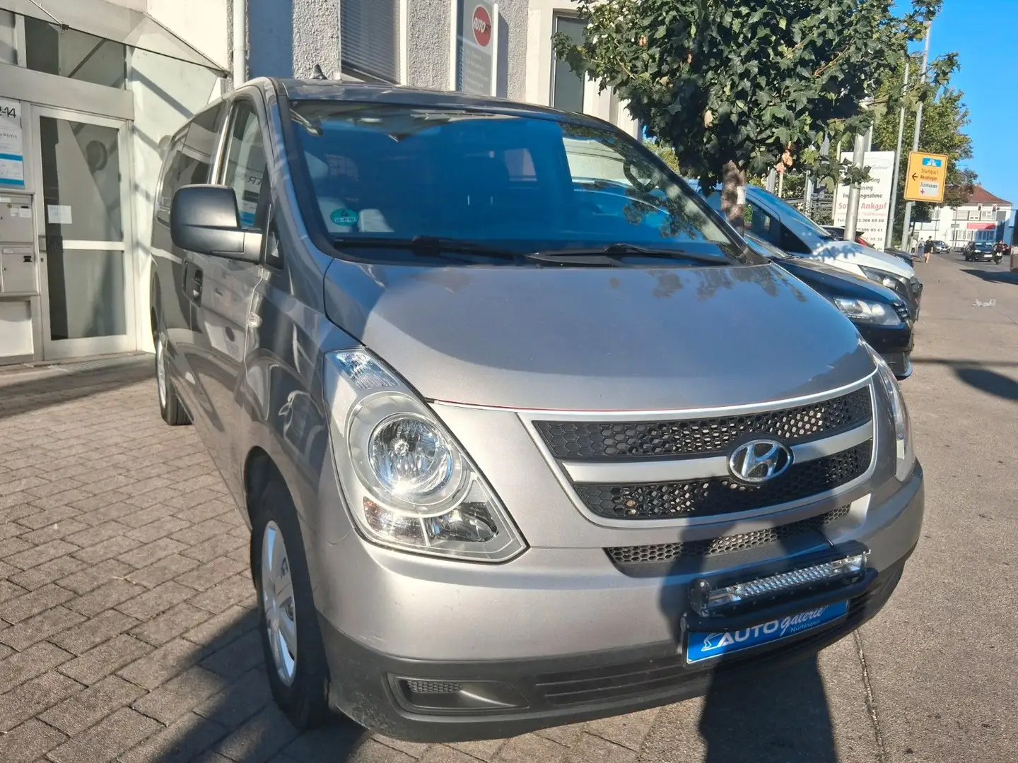 Hyundai H-1 |Automatik|6 Sitze|R-Kamera|Klima|S-Tür L+R| Gris - 2