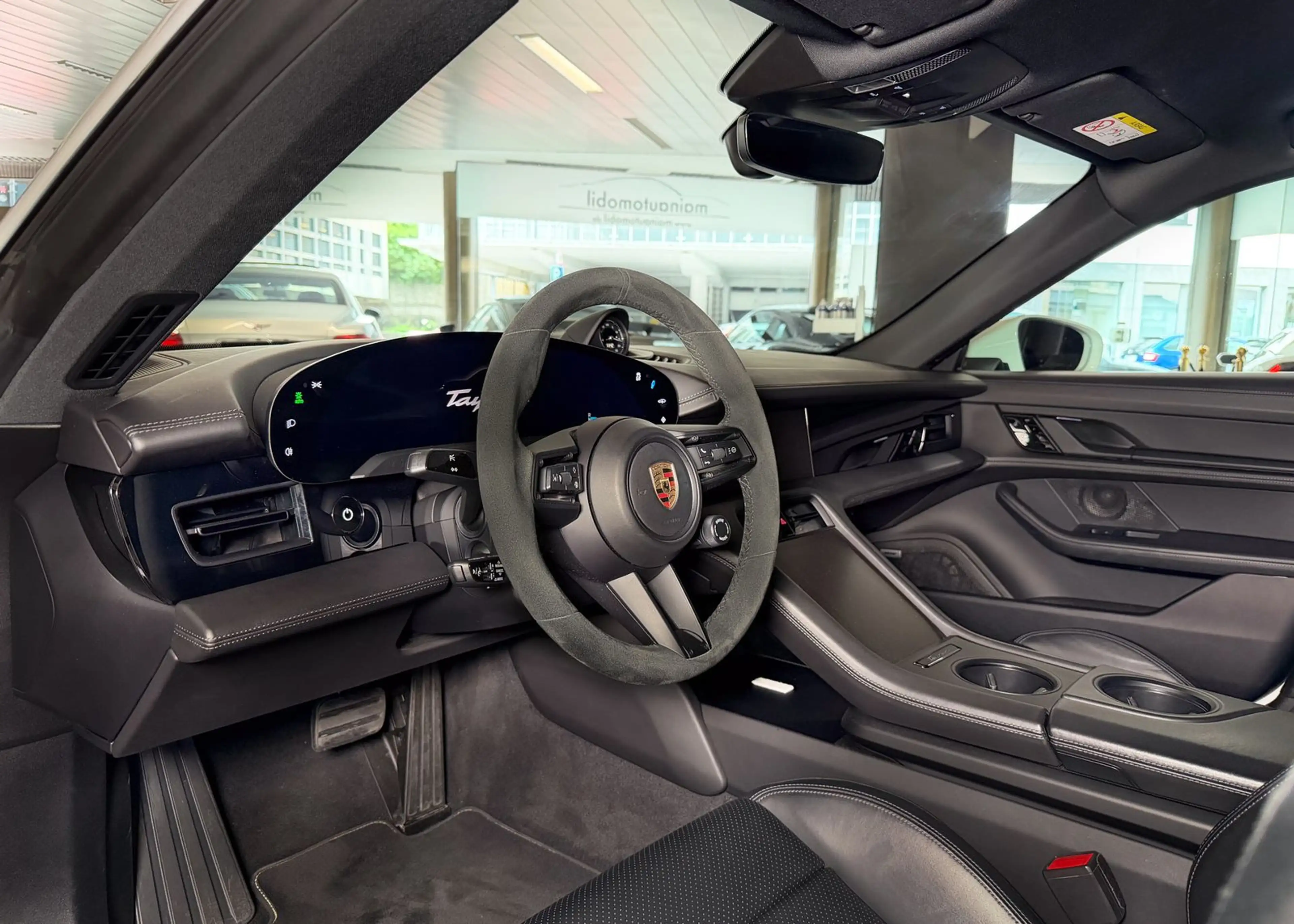Porsche Taycan 4S MWST ACC RFK Wärmepumpe Motorsound — photo 17