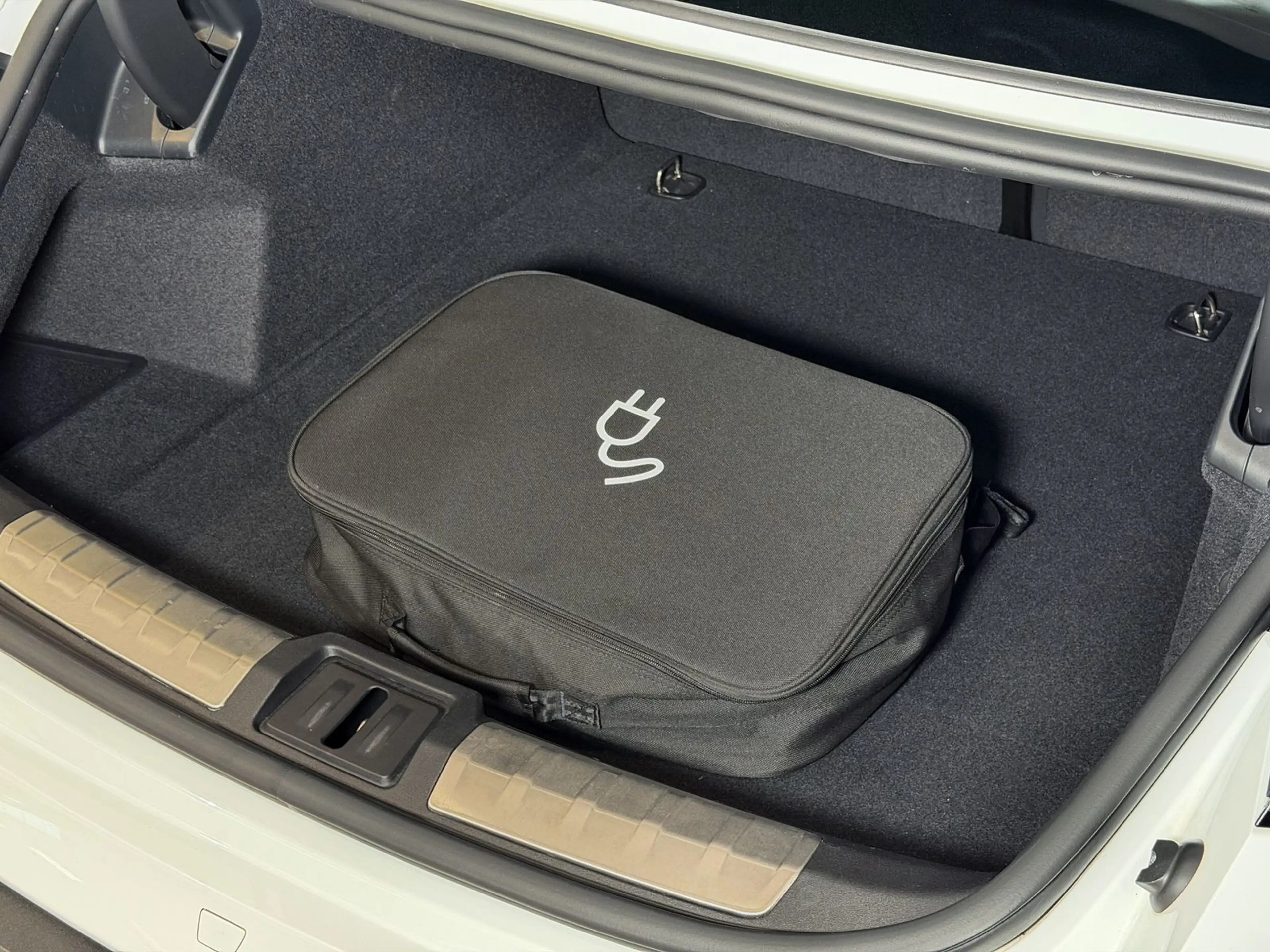 Porsche Taycan 4S MWST ACC RFK Wärmepumpe Motorsound — photo 40