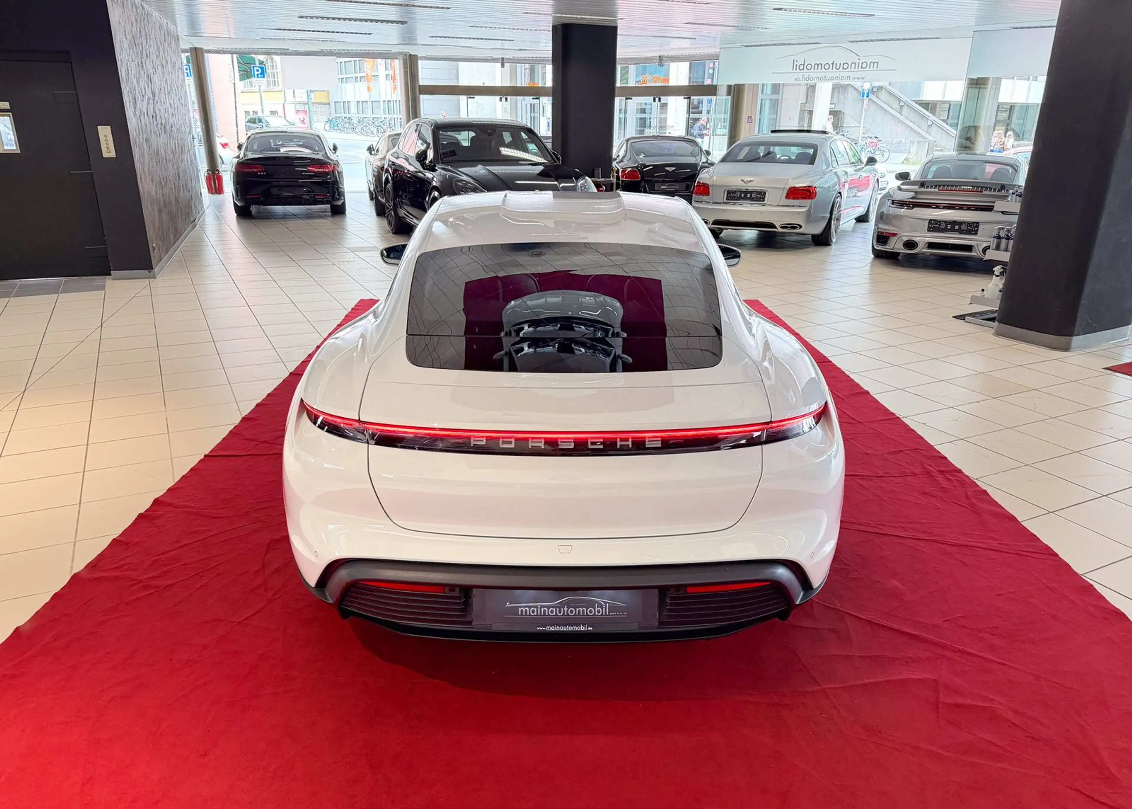Porsche Taycan 4S MWST ACC RFK Wärmepumpe Motorsound — photo 7