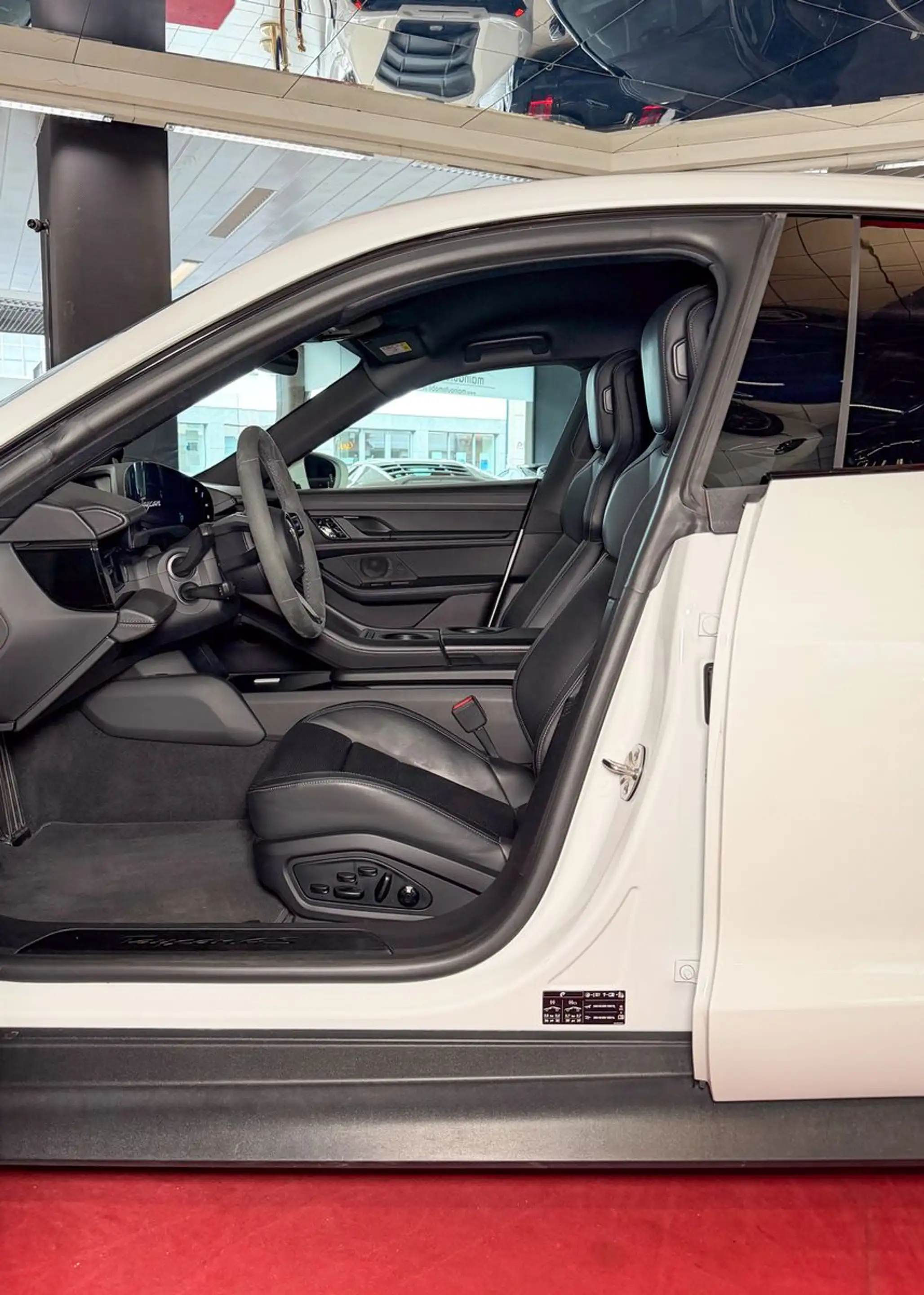 Porsche Taycan 4S MWST ACC RFK Wärmepumpe Motorsound — photo 15