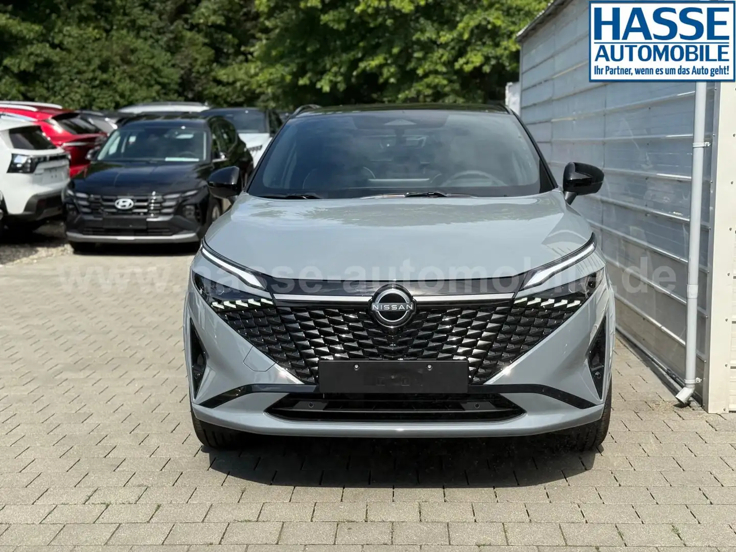 Nissan Qashqai N-DESIGN 1.3 mHEV AT Pano*20"*NAVI*E-Heck*SHZ*H... Gris - 2