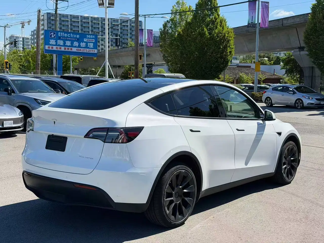 Tesla Model Y снимка Tesla Model Y