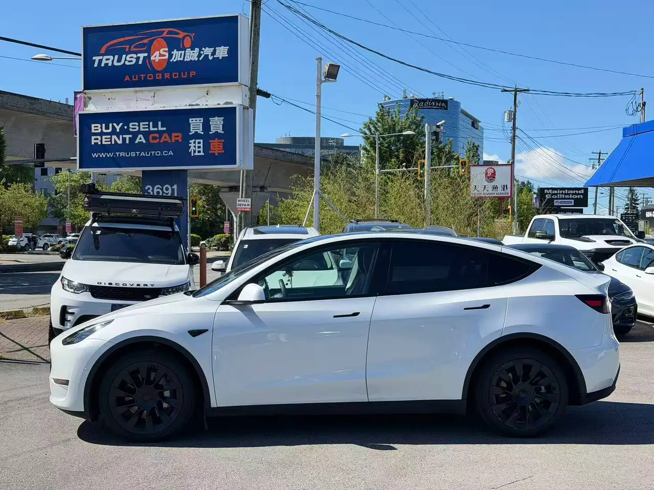 Tesla Model Y снимка Tesla Model Y
