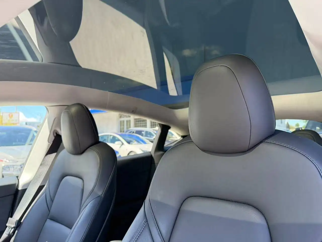 Tesla Model Y снимка Tesla Model Y
