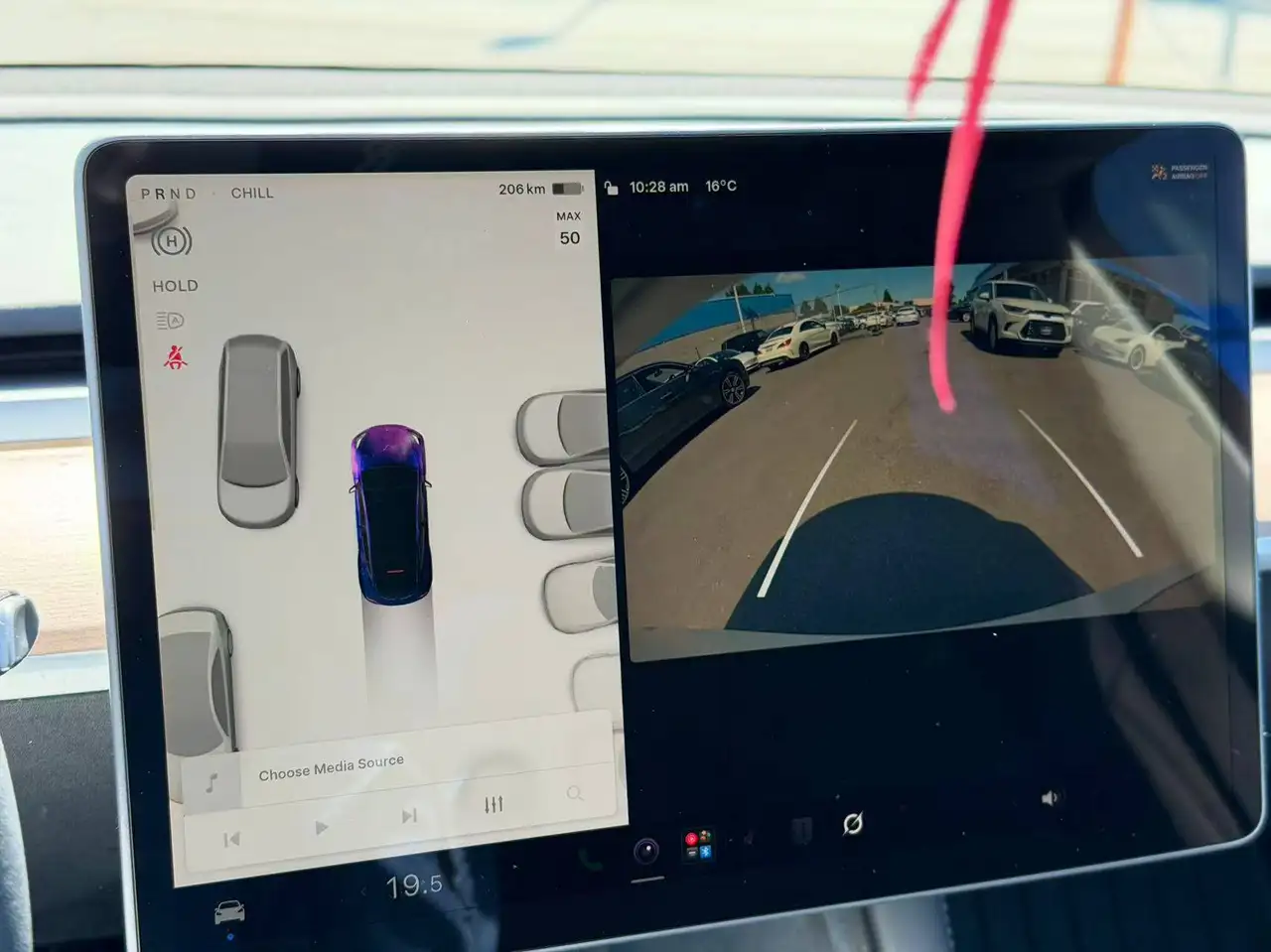 Tesla Model Y снимка Tesla Model Y