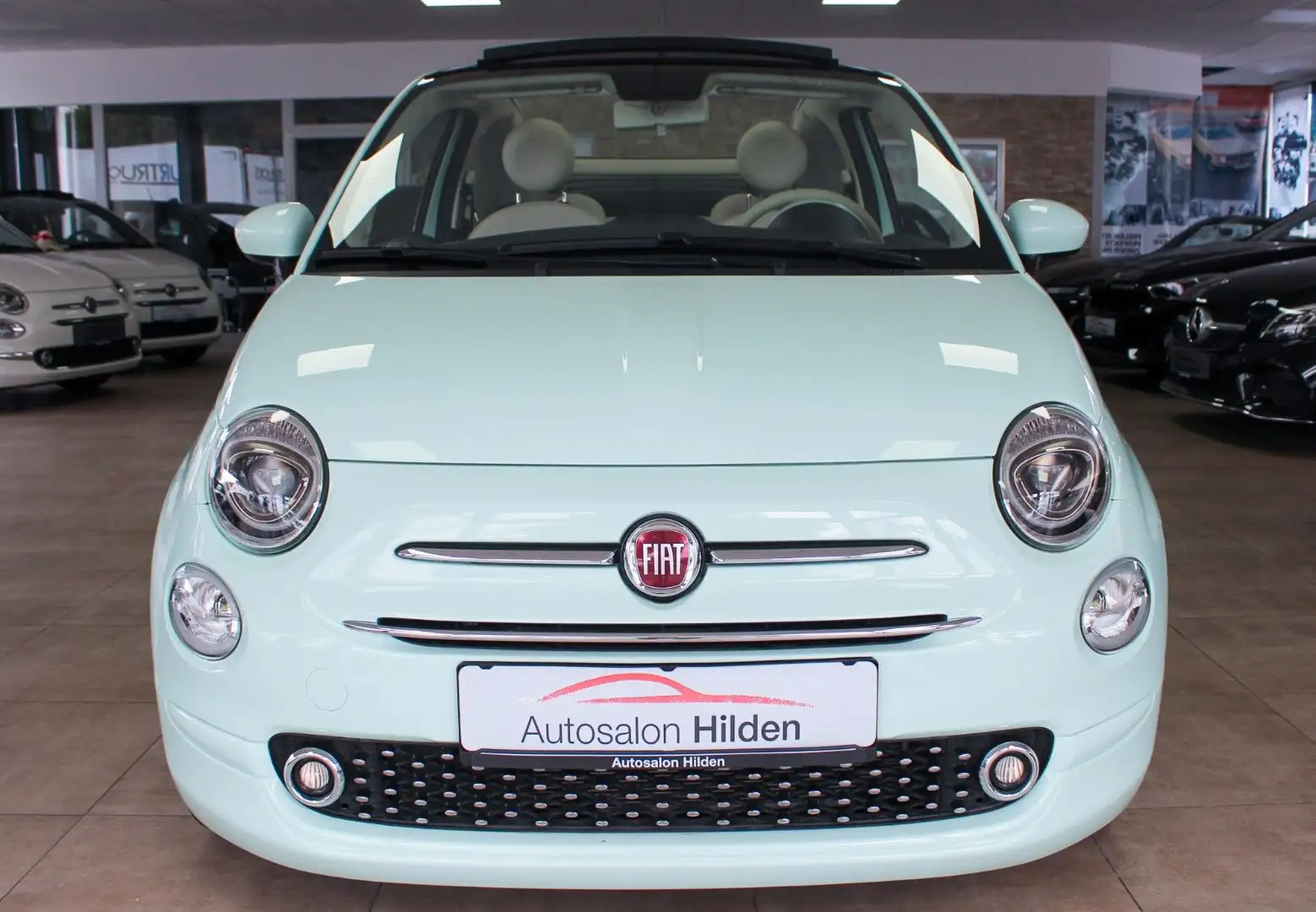 Fiat 500C 1.0 Cabrio CarPlay PDC Alu 1.Hand Grün - 2