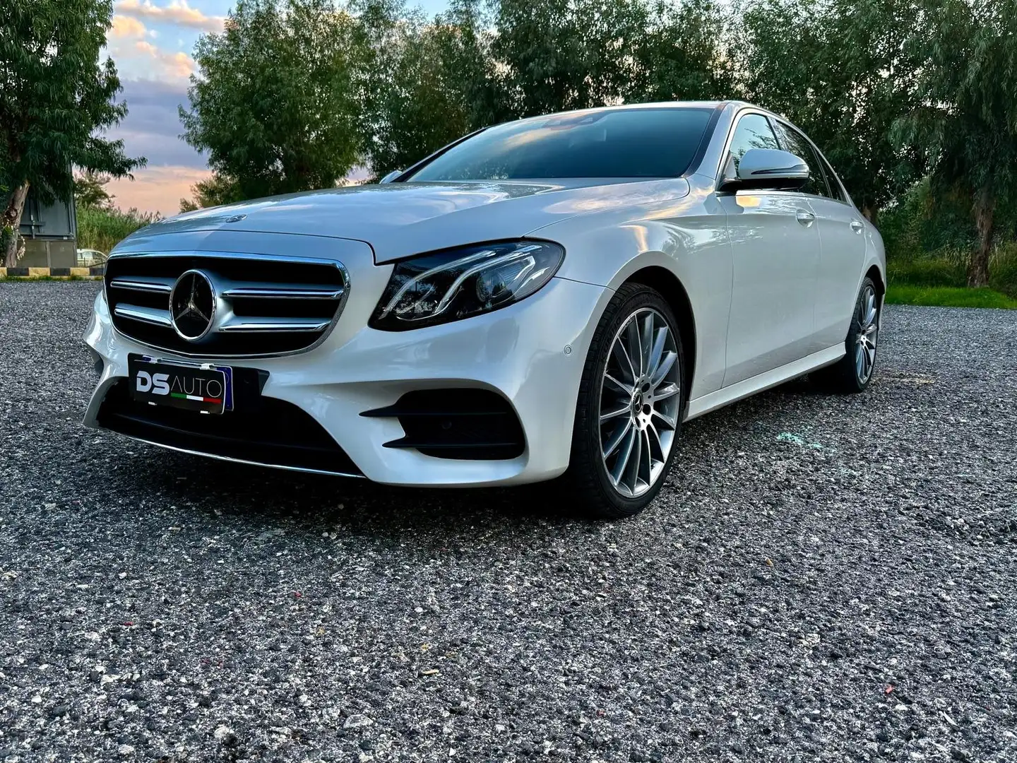 Mercedes-Benz E 220 MERCEDES- BENZ KLASSE E 220 D 4MATIC AMG PREMIUM Blanco - 1