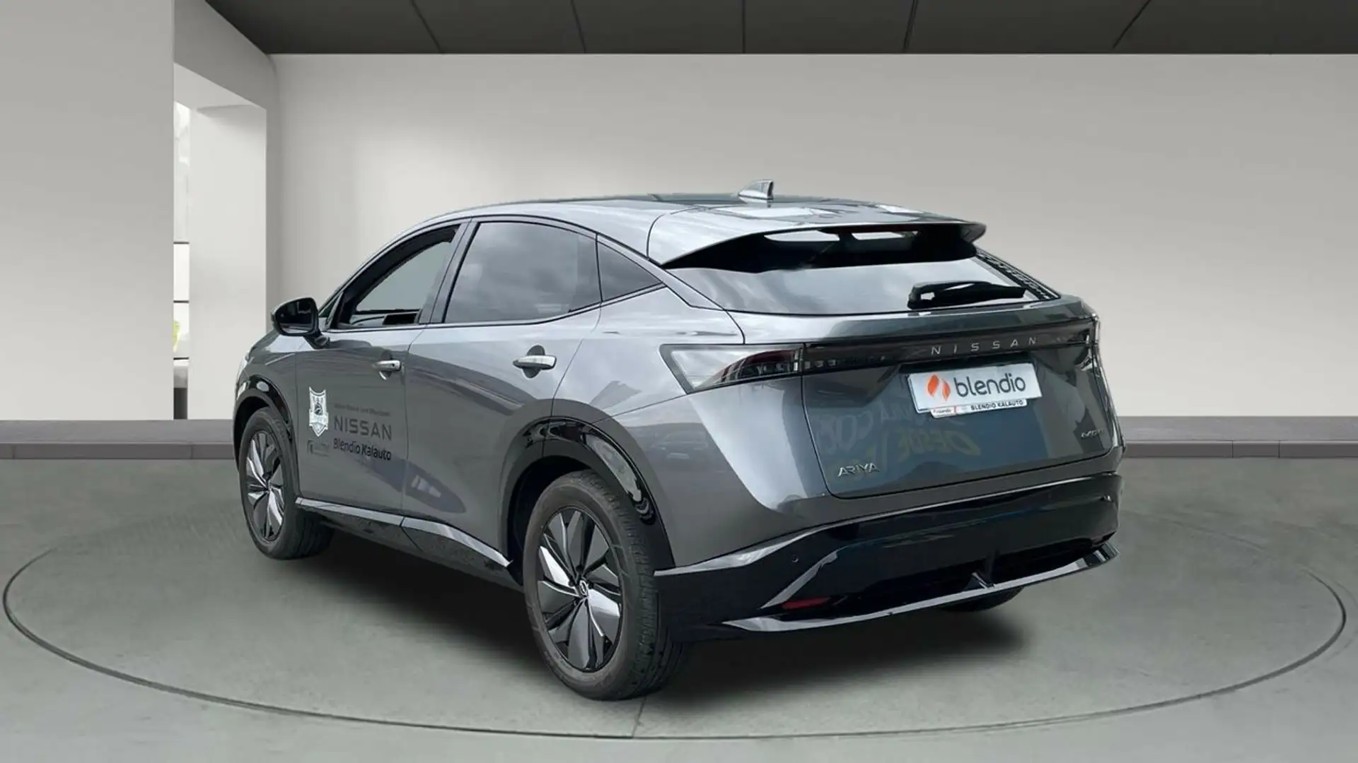 Nissan Ariya BEV 87KWH E-4ORCE ADVANCE 22KW CHAR SUNR 306CV 5P Gris - 2