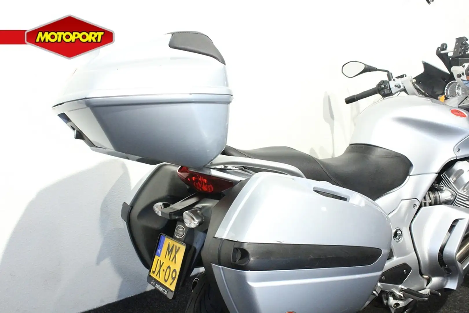 Moto Guzzi Norge 1200 GT Zilver - 2
