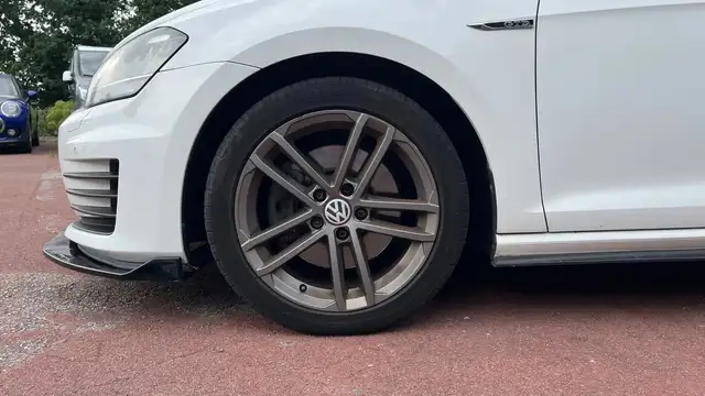 Volkswagen Golf view 13