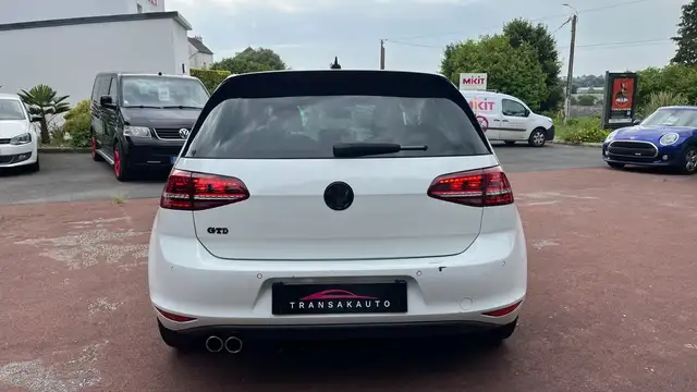 Volkswagen Golf view 6
