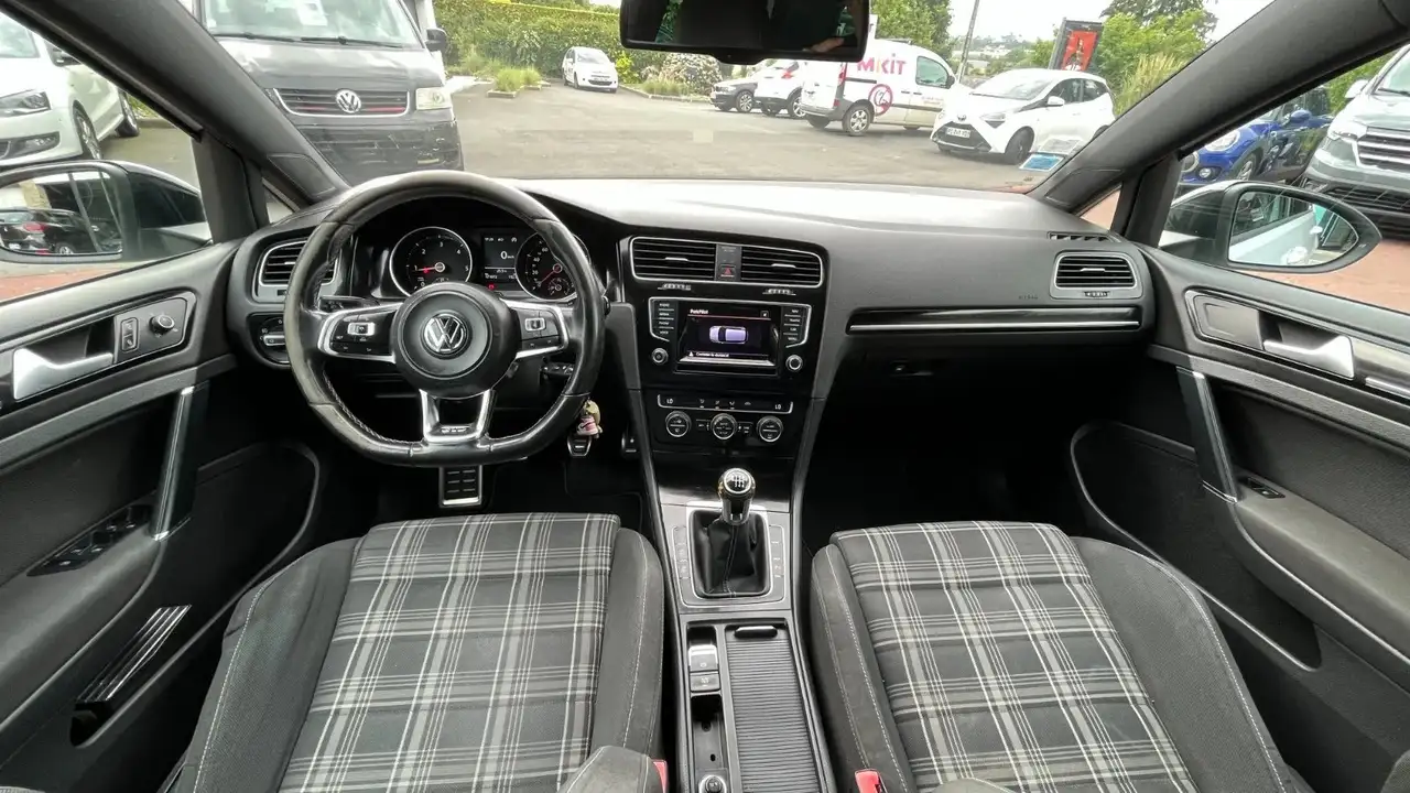 Volkswagen Golf Cabriolet — photo 21