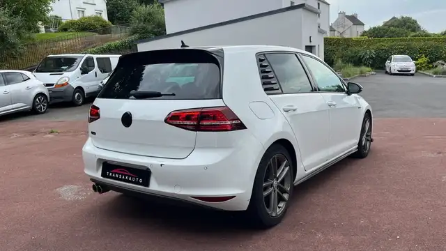 Volkswagen Golf view 5