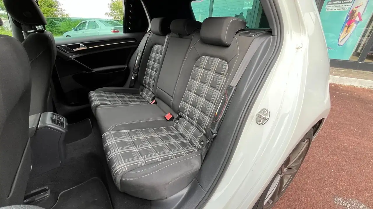Volkswagen Golf Cabriolet — photo 20