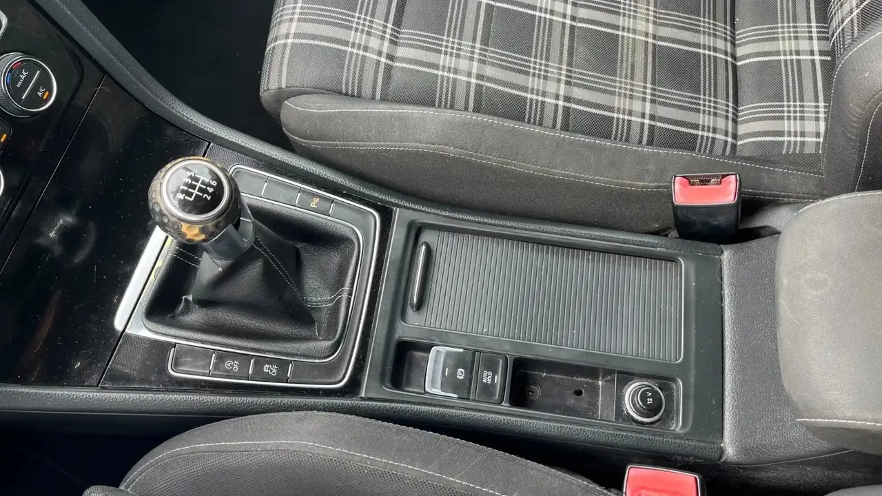 Volkswagen Golf Cabriolet — photo 25