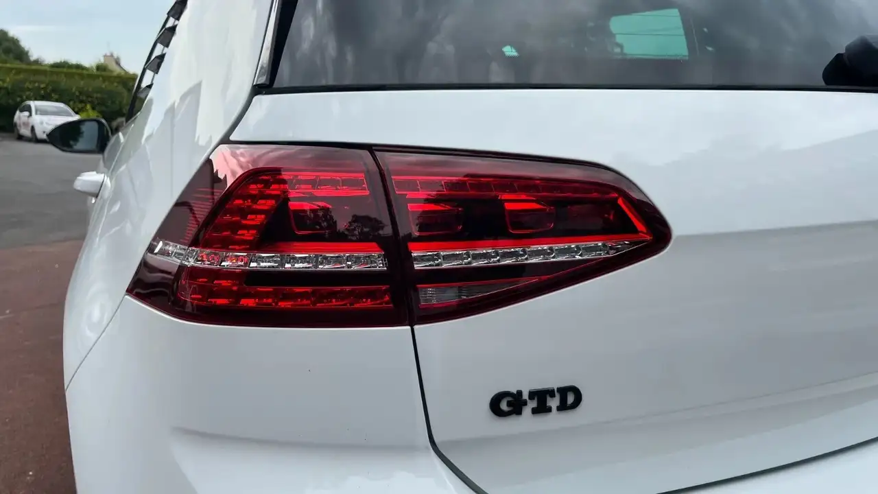Volkswagen Golf Cabriolet — photo 12