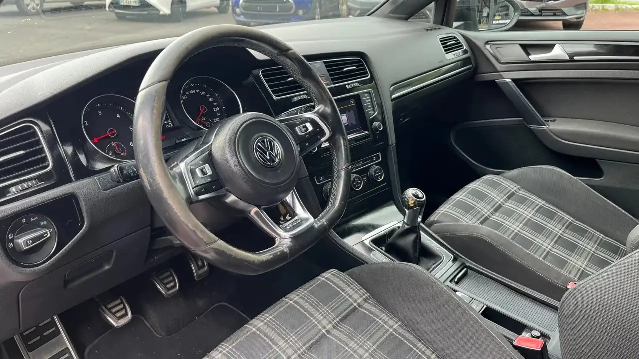 Volkswagen Golf Cabriolet — photo 23