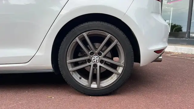 Volkswagen Golf view 14