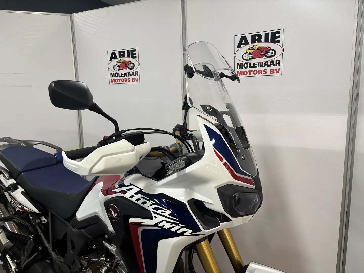 Honda CRF 1000 ABS Červená - 2