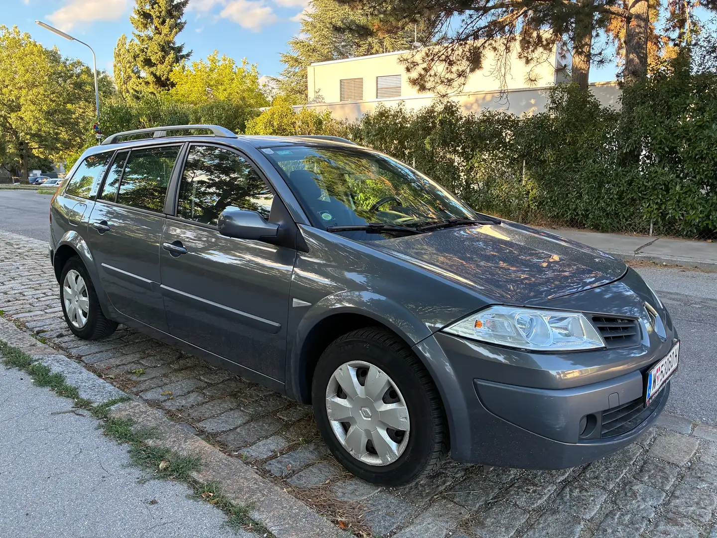 Renault Megane Mégane Grandtour Extreme 1,5 dCiExtreme Grau - 1