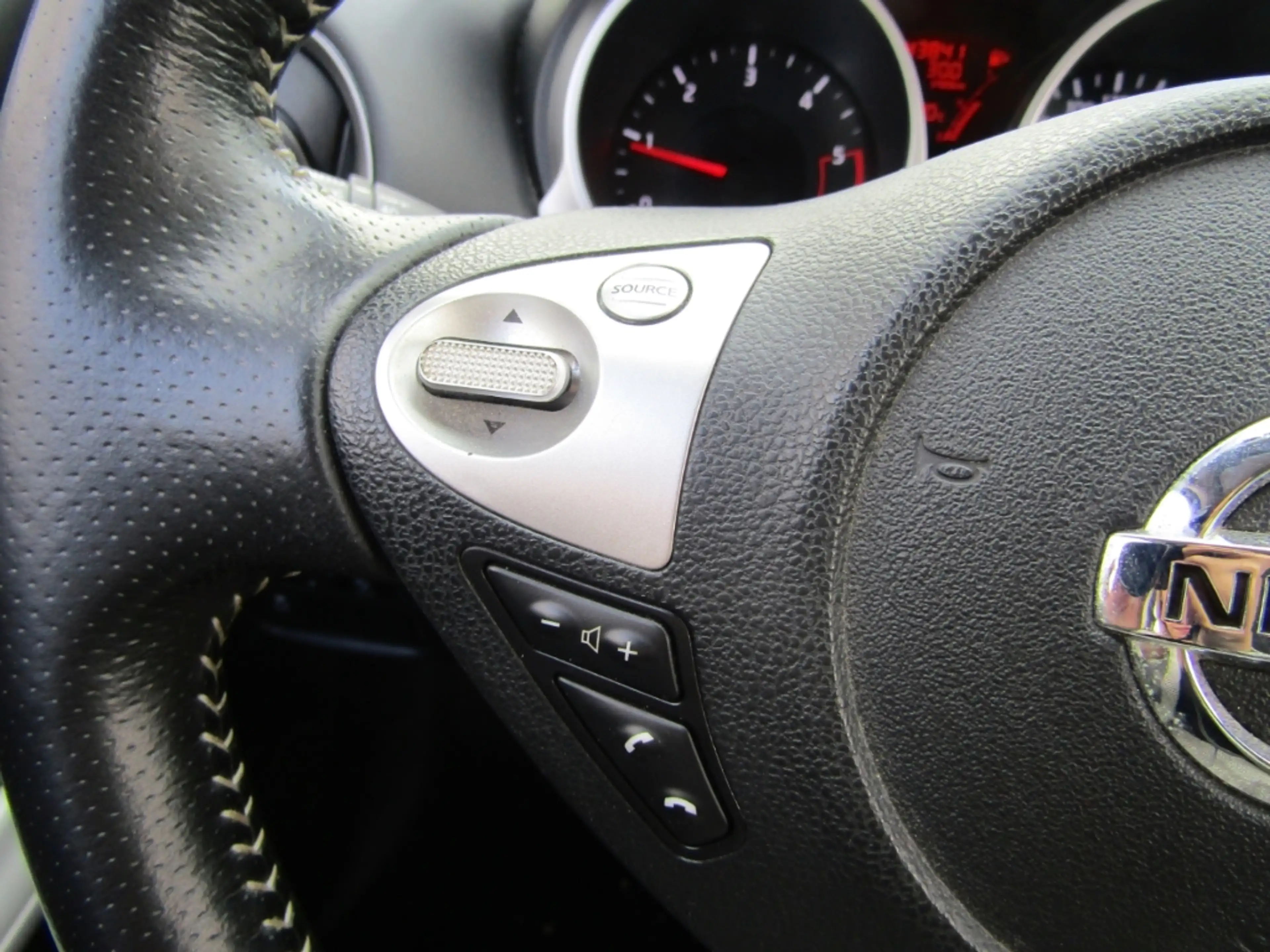 Nissan Juke Shiro 1.5 DCI KAMERA TEMPOMAT KLIMA RADIO — photo 9