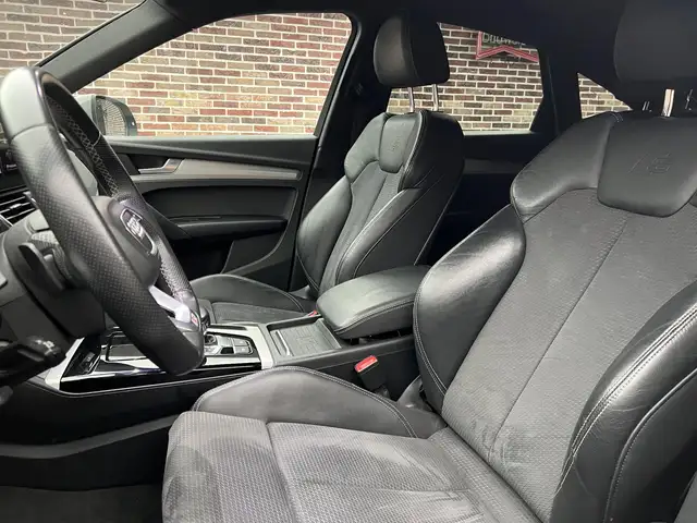 Audi Q5 view 13