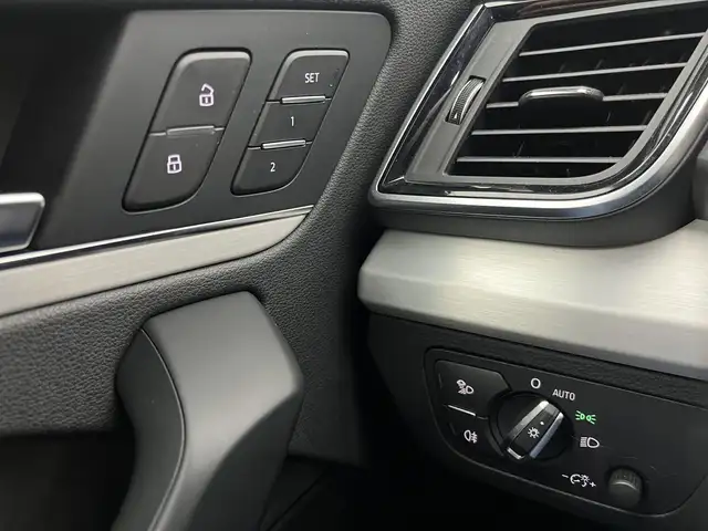 Audi Q5 view 14