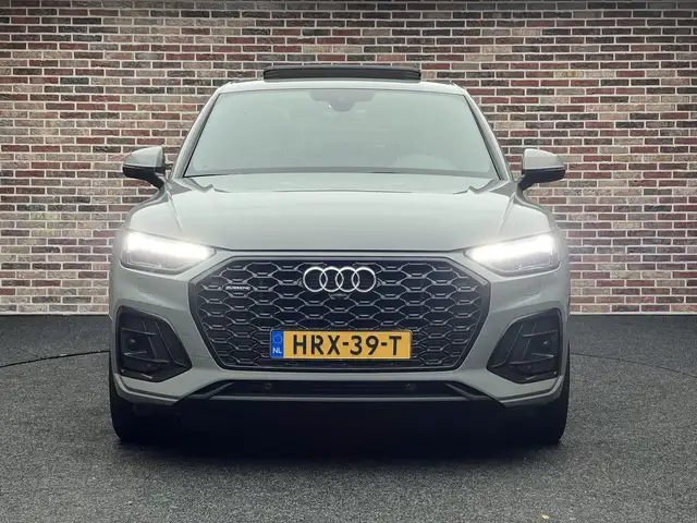 Audi Q5 view 5