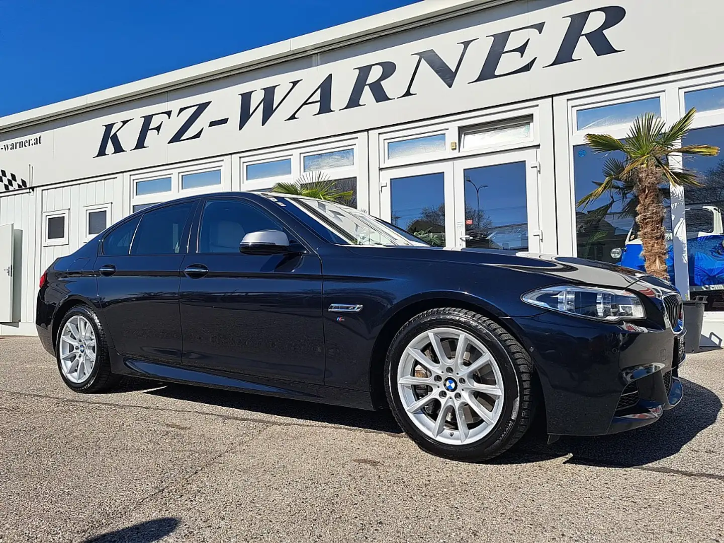 BMW M550 d xDrive Österreich-Paket Aut. Schwarz - 1