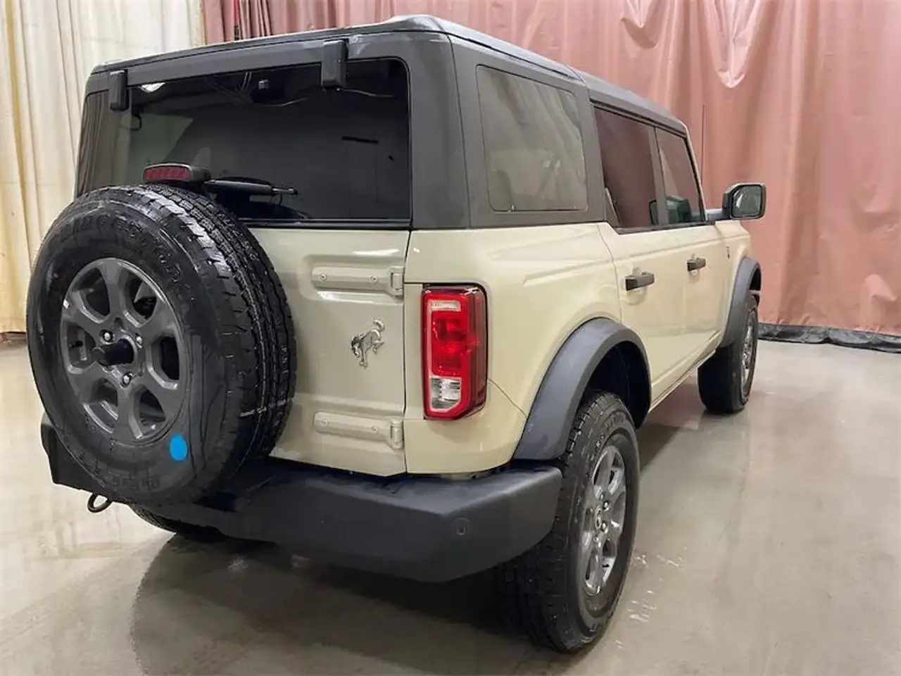 Ford Bronco снимка Ford Bronco
