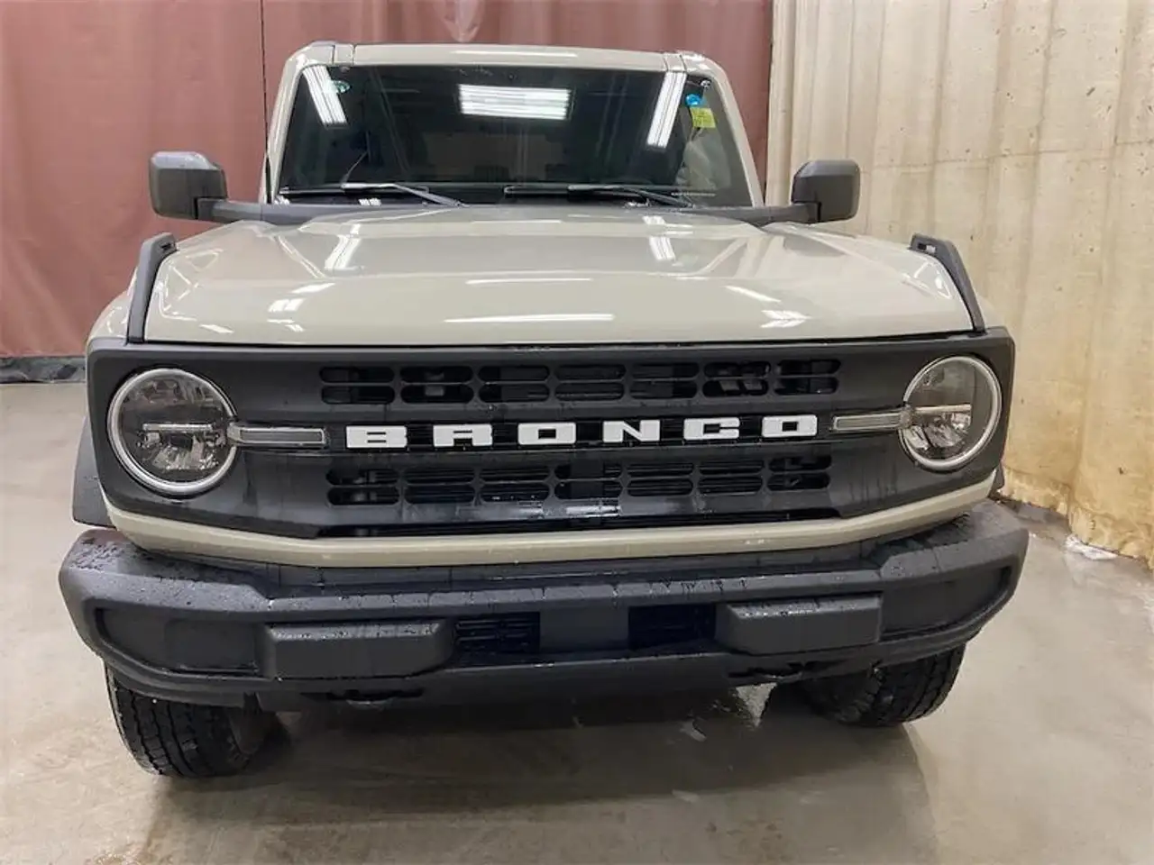 Ford Bronco снимка Ford Bronco
