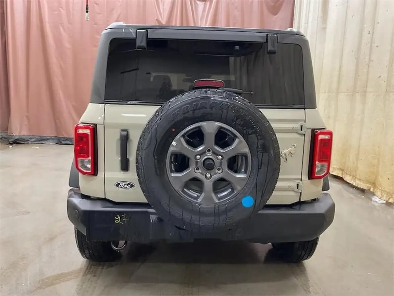 Ford Bronco снимка Ford Bronco