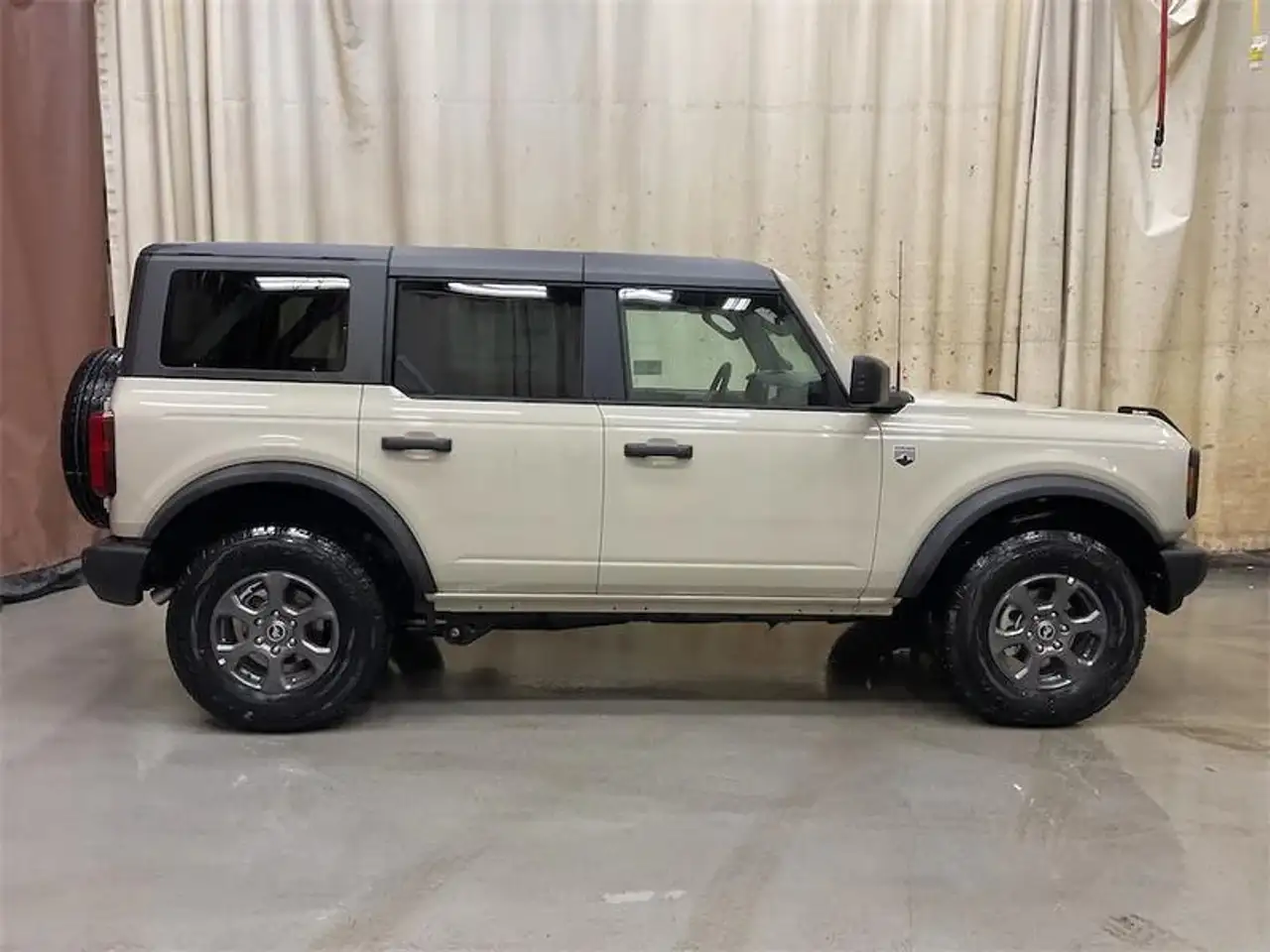 Ford Bronco снимка Ford Bronco