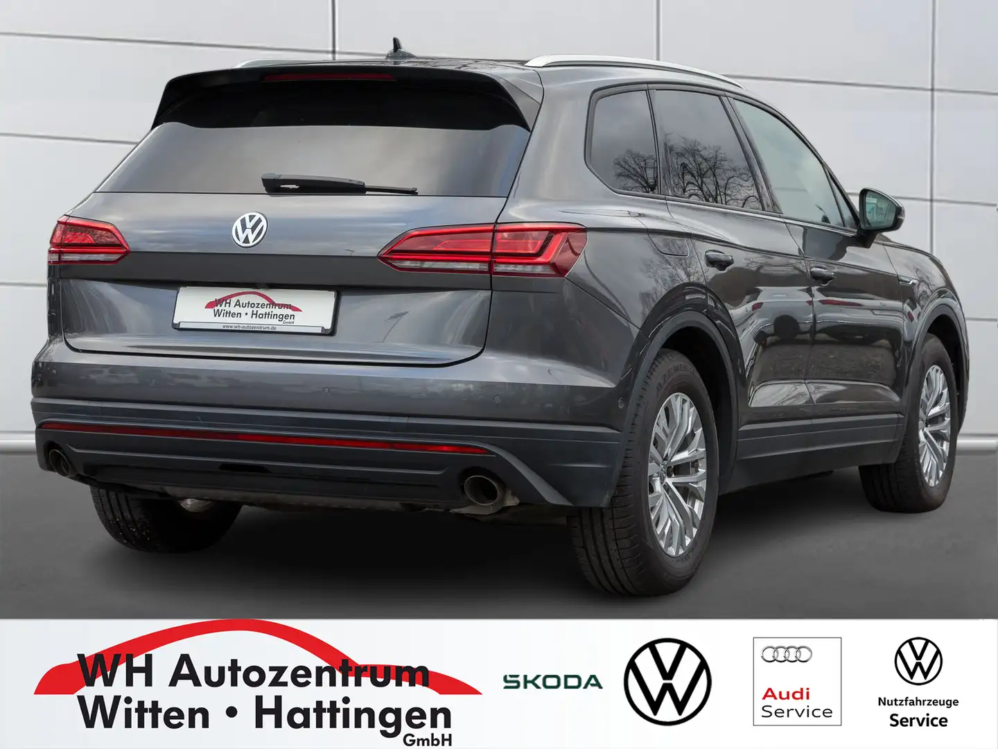 Volkswagen Touareg 3.0 TDI 4Motion Drive LUFTFEDERUNG PANORAMA LED... Šedá - 2