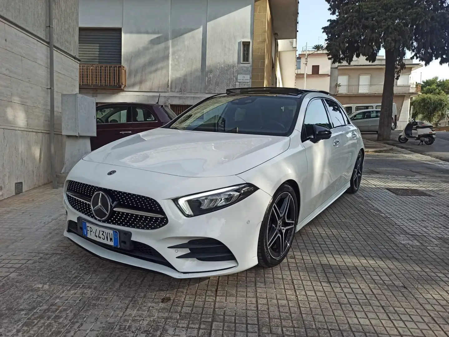 Mercedes-Benz 180 AMG premium Bianco - 1