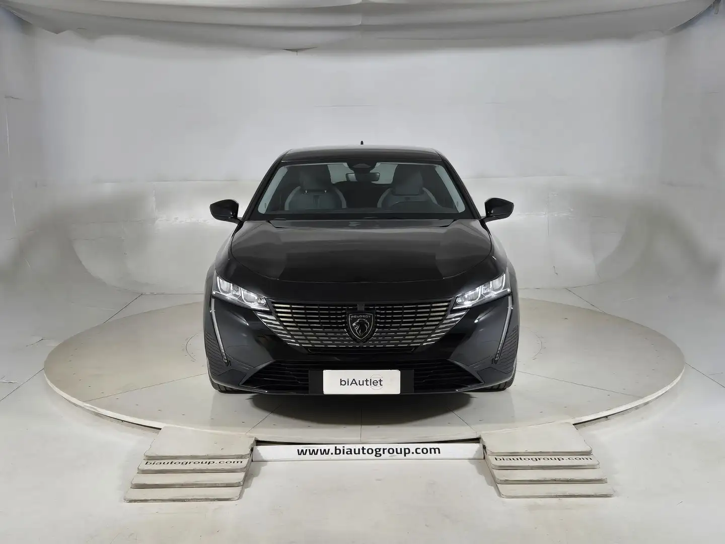 Peugeot 308 III 2021 1.5 bluehdi Allure Pack s&s 130cv eat8 Schwarz - 2