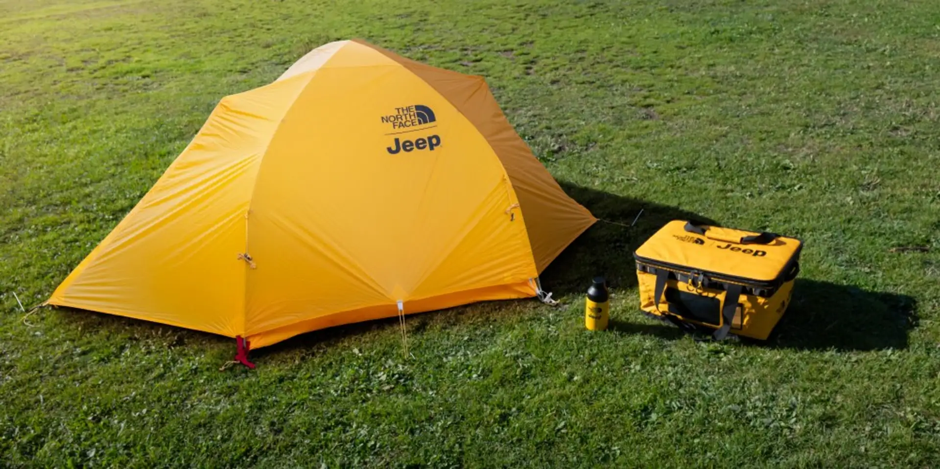 Jeep Avenger 1.2 T3 e-Hybrid 4xe The North Face e-DCT6 Grau - 2