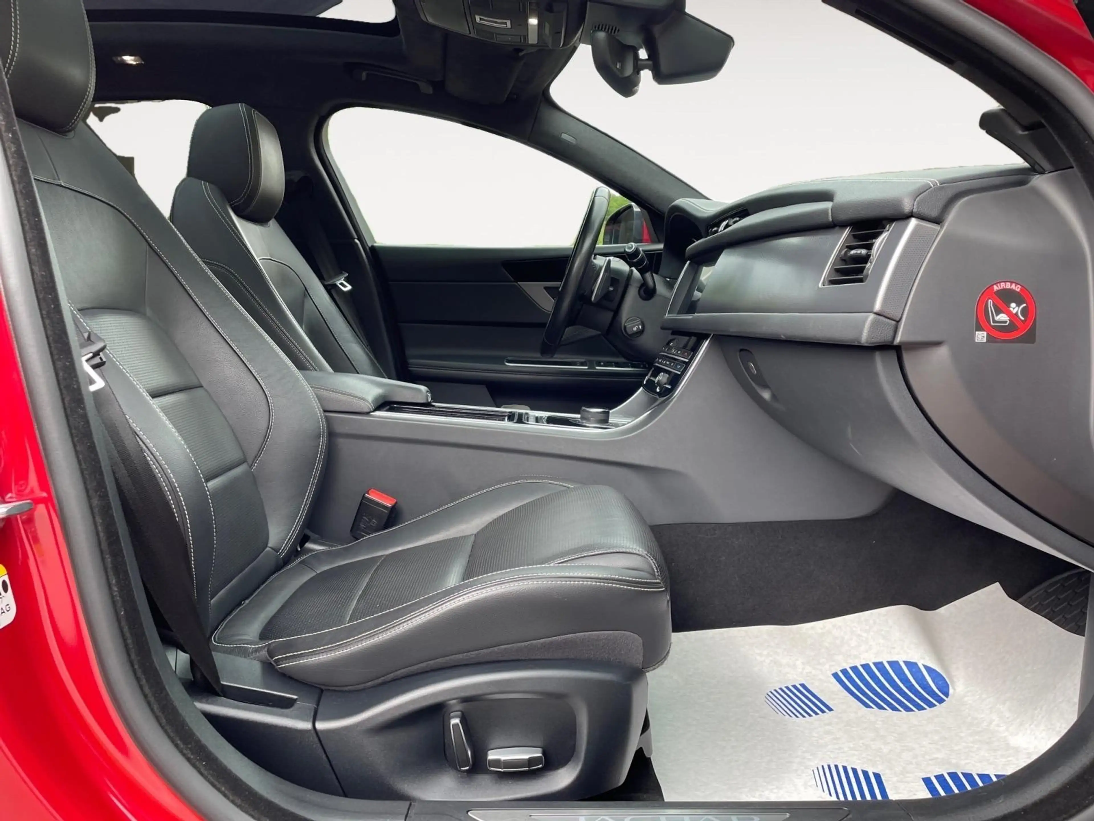 Jaguar XF 24 MOIS DE GARANTIE ASSISTAN — photo 11