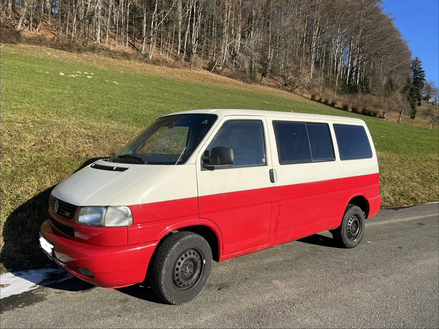 Volkswagen T4 Caravelle Caravelle 3-3-3 2,5 TDI Rot - 2